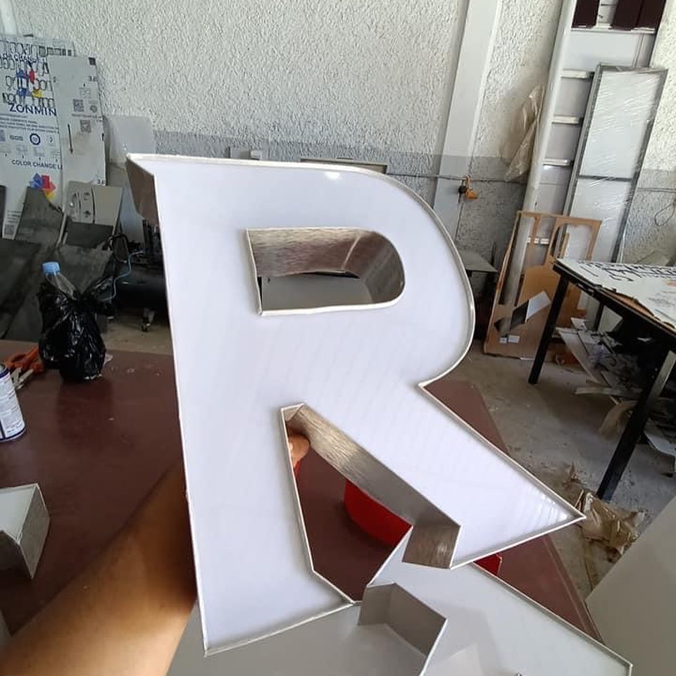 Lettre Boîtier Maroc | Enseigne Lumineuse Professionnelle | ENTREPRISE PANNEAU MARRAKECH